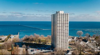 2525 S Shore Dr # 23A, Milwaukee, Wisconsin 53207